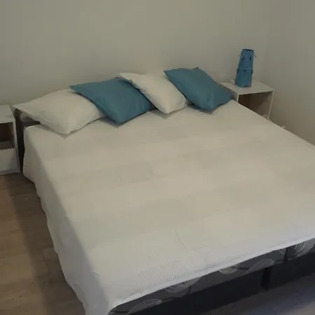 Jana 2 براتسيلافا